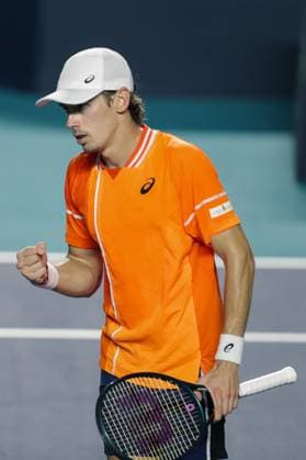 (240301) -- ACAPULCO, March 1, 2024 -- Alex De Minaur of Australia reacts during the quarterfinal match against Stefanos Tsitsipas of Greece at the 2024 ATP, Tennis Herren Mexican Open tennis tournament in Acapulco, Mexico, Feb. 29, 2024. (Photo by Xinhua) (SP)MEXICO-ACAPULCO-TENNIS-ATP-MEXICAN OPEN-QUARTERFINAL FranciscoxCanedo 