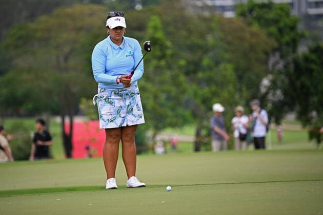 (240301) -- SINGAPORE, March 1, 2024 -- Lilia Vu of the United States competes during the second day of the HSBC Women s World Championship, WM, Weltmeisterschaft held in Singapore s Sentosa Golf Club on March 1, 2024. (Photo by Then Chih Wey Xinhua) (SP)SINGAPORE-GOLF-WOMEN S WORLD CHAMPIONSHIP XinxJiapo 