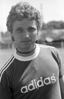 14.07.75 FC Bayern München Fototermin 1975 1976 Deutschland, München, 14.07.1975, Fussball, Bundesliga, FC Bayern München Fototermin Saison 1975 1976: Jürgen Marek. *** 14 07 75 FC Bayern Munich photo session 1975 1976 Germany, Munich, 14 07 1975, Football, Bundesliga, FC Bayern Munich photo session season 1975 1976 Jürgen Marek