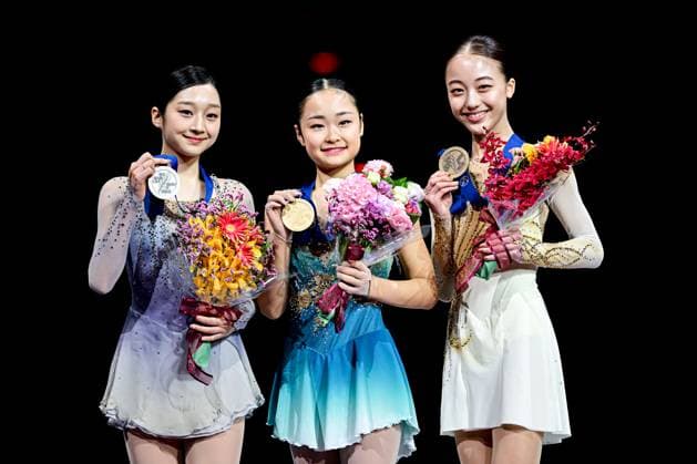 Sport Themen der Woche KW09 Sport Bilder des Tages Junior Women Awards, L-R, Jia SHIN (KOR) second place, Mao SHIMADA (JPN) first place, Rena UEZONO (JPN) third place, during Victory Ceremony, at the ISU World Junior Figure skating, Eiskunstlauf Championships 2024, at Taipei Arena, on March 1, 2024 in Taipei City, Taiwan. Noxthirdxpartyxsales  (245810750)