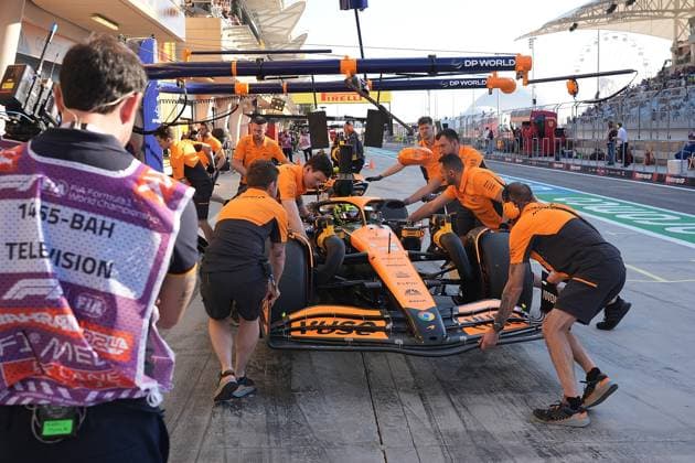 Formula 1 Gulf Air Bahrain Grand Prix 2024 01.03.2024, Bahrain International Circuit, Sakhir, Formula 1 Gulf Air Bahrain Grand Prix 2024 ,im Bild Lando Norris (GBR), McLaren F1 Team