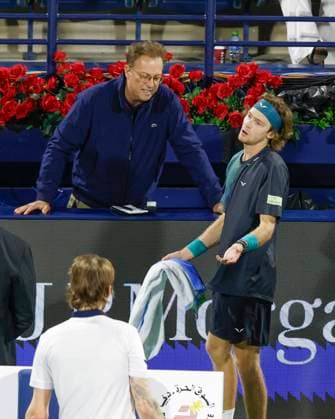 Andrey Rublev wird von Supervisor Roland Herfel disqualifiziert, Dubai Duty Free Tennis Championships, Dubai, U.A.E. Tennis - Dubai Tennis Championships 2024 - ATP, Tennis Herren - Dubai Duty Free Tennis Stadium - Dubai - - United Arab Emirates - 1 March 2024. Copyright: xJuergenxHasenkopfx