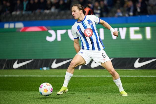 Michal Karbownik (Hertha BSC, 06), GER, Hertha BSC vs. Holstein Kiel, Fussball Herren, 2. Bundesliga, Saison 2023 2024, 24. Spieltag, 01.03.2024. (DFL REGULATIONS PROHIBIT ANY USE OF PHOTOGRAPHS AS IMAGE SEQUENCES AND OR QUASI - VIDEO). GER, Hertha BSC vs. Holstein Kiel, Fussball Herren, 2. Bundesliga, Saison 2023 2024, 24. Spieltag, 01.03.2024. Berlin