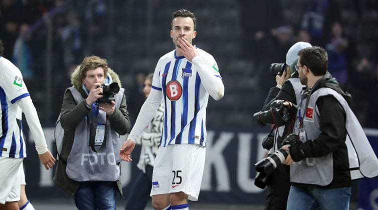 Haris Tabakovic jubelt nach 1:0 Freude Emotion Jubel Fußball Fussball DFL 2.Bundesliga Herren 24.Spieltag Saison 2023 2024 01.03.2024 Hertha BSC Berlin vs. Holstein Kiel DFL regulations prohibit any use of photographs as image sequences and or quasi-video