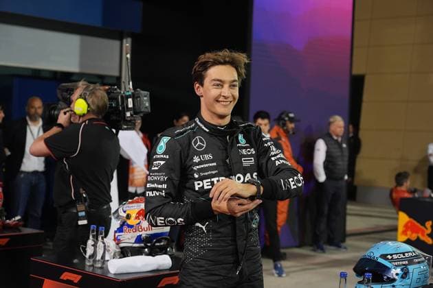 Formula 1 Gulf Air Bahrain Grand Prix 2024 01.03.2024, Bahrain International Circuit, Sakhir, Formula 1 Gulf Air Bahrain Grand Prix 2024 ,im Bild George Russell (GBR), Mercedes-AMG Petronas Formula One Team freut sich über seinen 3. Startplatz.