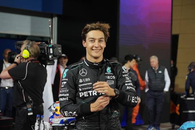 Formula 1 Gulf Air Bahrain Grand Prix 2024 01.03.2024, Bahrain International Circuit, Sakhir, Formula 1 Gulf Air Bahrain Grand Prix 2024 ,im Bild George Russell (GBR), Mercedes-AMG Petronas Formula One Team freut sich über seinen 3. Startplatz.