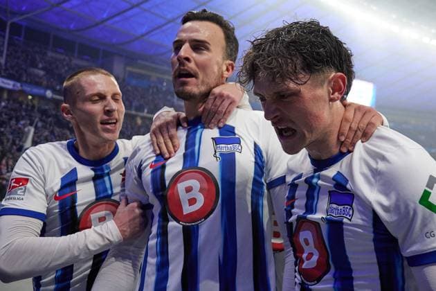 Tor zum 1:0 durch Haris Tabakovic (Hertha BSC, 25), Hertha BSC Berlin, jubelt, Fabian Reese (Hertha BSC, 11), GER, Hertha BSC vs. Holstein Kiel, Fussball Herren, 2. Bundesliga, Saison 2023 2024, 24. Spieltag, 01.03.2024. (DFL REGULATIONS PROHIBIT ANY USE OF PHOTOGRAPHS AS IMAGE SEQUENCES AND OR QUASI - VIDEO). GER, Hertha BSC vs. Holstein Kiel, Fussball Herren, 2. Bundesliga, Saison 2023 2024, 24. Spieltag, 01.03.2024. Berlin