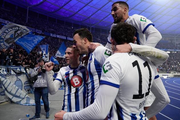 Tor zum 1:0 durch Haris Tabakovic (Hertha BSC, 25), Hertha BSC Berlin, jubelt, Fabian Reese (Hertha BSC, 11), GER, Hertha BSC vs. Holstein Kiel, Fussball Herren, 2. Bundesliga, Saison 2023 2024, 24. Spieltag, 01.03.2024. (DFL REGULATIONS PROHIBIT ANY USE OF PHOTOGRAPHS AS IMAGE SEQUENCES AND OR QUASI - VIDEO). GER, Hertha BSC vs. Holstein Kiel, Fussball Herren, 2. Bundesliga, Saison 2023 2024, 24. Spieltag, 01.03.2024. Berlin