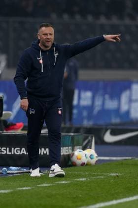 01.03.2024, xtgx, Fussball - 2.Bundesliga, Hertha BSC Berlin - Holstein Kiel emspor, v.l. Pal Dardai (Hertha, Trainer) gibt Anweisungen, gestikuliert mit den Armen, gesticulate, gives instructions (DFL DFB REGULATIONS PROHIBIT ANY USE OF PHOTOGRAPHS as IMAGE SEQUENCES and or QUASI-VIDEO) Berlin