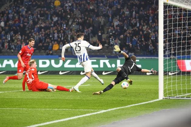 01.03.2024, xtgx, Fussball - 2.Bundesliga, Hertha BSC Berlin - Holstein Kiel emspor, v.l. Tor zum 2:0 durch Haris Tabakovic (Hertha, 25) (DFL DFB REGULATIONS PROHIBIT ANY USE OF PHOTOGRAPHS as IMAGE SEQUENCES and or QUASI-VIDEO) Berlin