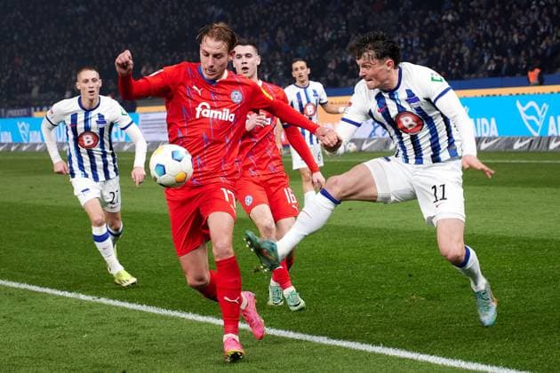 Timo Becker (Holstein Kiel, 17), Philipp Sander (Holstein Kiel, 16) Mitte, Fabian Reese (Hertha BSC, 11), GER, Hertha BSC vs. Holstein Kiel, Fussball Herren, 2. Bundesliga, Saison 2023 2024, 24. Spieltag, 01.03.2024. (DFL REGULATIONS PROHIBIT ANY USE OF PHOTOGRAPHS AS IMAGE SEQUENCES AND OR QUASI - VIDEO). GER, Hertha BSC vs. Holstein Kiel, Fussball Herren, 2. Bundesliga, Saison 2023 2024, 24. Spieltag, 01.03.2024. Berlin