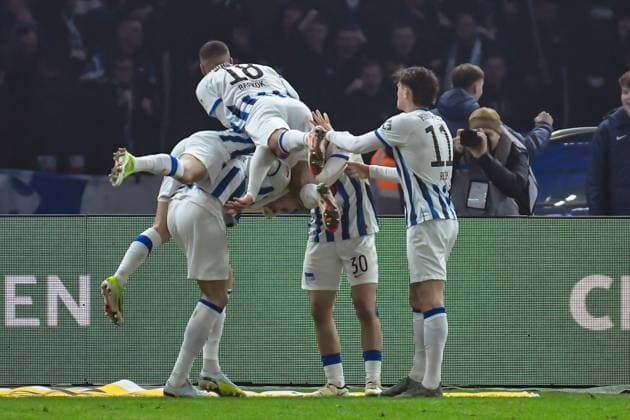 Fussball 2. Bundesliga, Hertha BSC - Holstein Kiel 01.03.2024, xdanx, Fussball 2. Bundesliga, Hertha BSC - Holstein Kiel, v.l. Jubel nach dem 2:0 durch Haris Tabakovic (Hertha BSC 25),Palko Dardai (Hertha BSC 27),Aymen Barkok (Hertha BSC 18),Ibrahim Maza (Hertha BSC 30),Fabian Reese (Hertha BSC 11), (DFL DFB REGULATIONS PROHIBIT ANY USE OF PHOTOGRAPHS as IMAGE SEQUENCES and or QUASI-VIDEO) Foto: Daniel Lakomski Mix1 Berlin Olympiastadion Berlin Berlin Deutschland (DE)