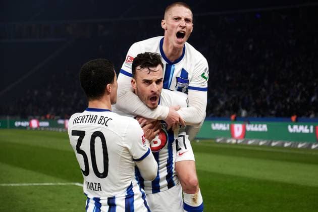 Haris Tabakovic (Hertha BSC, 25) jubelt ueber sein Tor zum 2:0, Palko Dardai (Hertha BSC, 27), GER, Hertha BSC vs. Holstein Kiel, Fussball Herren, 2. Bundesliga, Saison 2023 2024, 24. Spieltag, 01.03.2024. (DFL REGULATIONS PROHIBIT ANY USE OF PHOTOGRAPHS AS IMAGE SEQUENCES AND OR QUASI - VIDEO). GER, Hertha BSC vs. Holstein Kiel, Fussball Herren, 2. Bundesliga, Saison 2023 2024, 24. Spieltag, 01.03.2024. Berlin