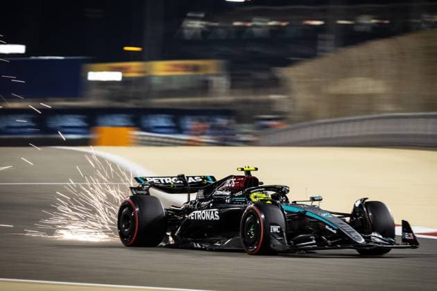 Lewis Hamilton (UK, Mercedes AMG Petronas F1 Team 44) BHR, Formel 1 Rennen, Bahrain International Circuit, 01.03.24 BHR, Formel 1 Rennen, Bahrain International Circuit, 01.03.24 Manama