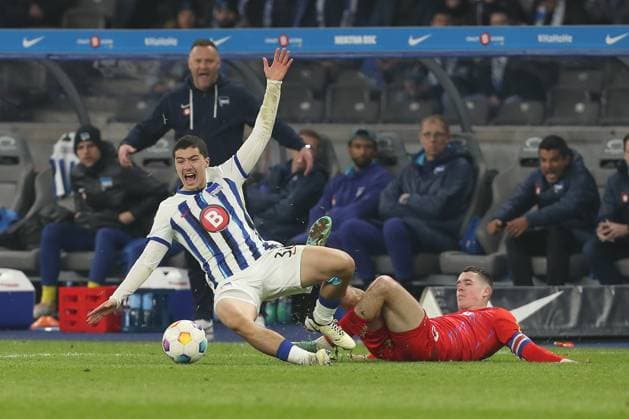 01.03.2024, xtgx, Fussball - 2.Bundesliga, Hertha BSC Berlin - Holstein Kiel emspor, v.l. Ibrahim Maza (Hertha, 30), Philipp Sander (Kiel, 16) Zweikampf, Duell, Kampf, tackle (DFL DFB REGULATIONS PROHIBIT ANY USE OF PHOTOGRAPHS as IMAGE SEQUENCES and or QUASI-VIDEO) Berlin