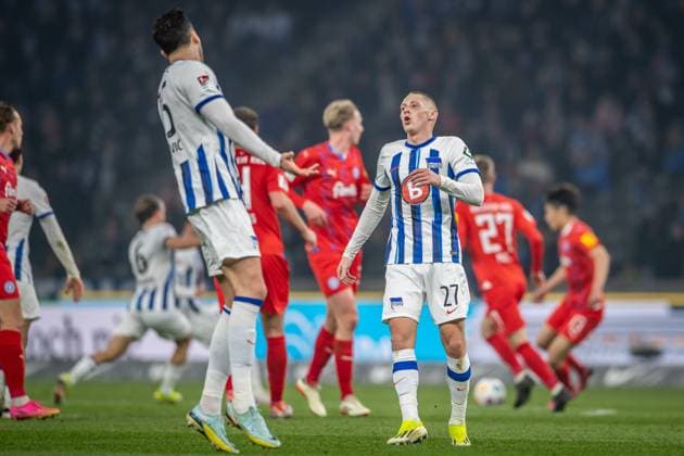 2. Fußball Bundesliga, Hertha BSC vs Holstein Kiel. Berlin, 01.03.2024 Haris Tabakovic (Hertha BSC, 25), Palko Dardai (Hertha BSC, 27) 2. Fußball Bundesliga, Hertha BSC vs Holstein Kiel, Olympiastadion, Berlin, 01.03.2024 DFL REGULATIONS PROHIBIT ANY USE OF PHOTOGRAPHS AS IMAGE SEQUENCES AND OR QUASI-VIDEO.