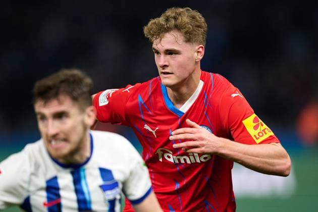 Tom Rothe (Holstein Kiel, 18), GER, Hertha BSC vs. Holstein Kiel, Fussball Herren, 2. Bundesliga, Saison 2023 2024, 24. Spieltag, 01.03.2024. (DFL REGULATIONS PROHIBIT ANY USE OF PHOTOGRAPHS AS IMAGE SEQUENCES AND OR QUASI - VIDEO). GER, Hertha BSC vs. Holstein Kiel, Fussball Herren, 2. Bundesliga, Saison 2023 2024, 24. Spieltag, 01.03.2024. Berlin