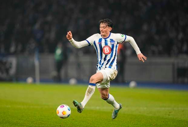Germany, Berlin, 01.03.2024, Olympic Stadium, Hertha BSC vs Holstein Kiel - 2. Bundesliga, Fabian Reese (Hertha Berlin) controls the ball Berlin Olympic Stadium Berlin Germany