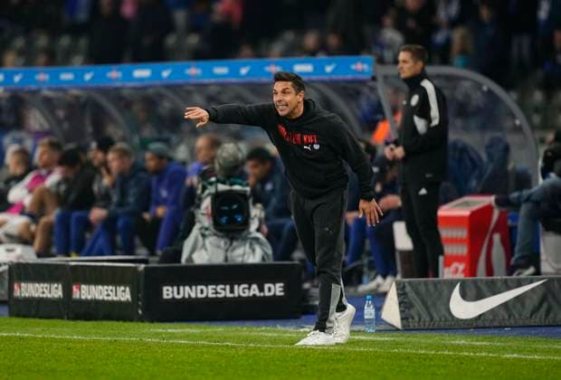 Germany, Berlin, 01.03.2024, Olympic Stadium, Hertha BSC vs Holstein Kiel - 2. Bundesliga, Marcel Rapp (Holstein Kiel) gestures Berlin Olympic Stadium Berlin Germany