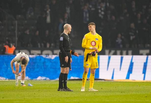 Germany, Berlin, 01.03.2024, Olympic Stadium, Hertha BSC vs Holstein Kiel - 2. Bundesliga, Tjark Ernst (Hertha Berlin) with post game despair Berlin Olympic Stadium Berlin Germany