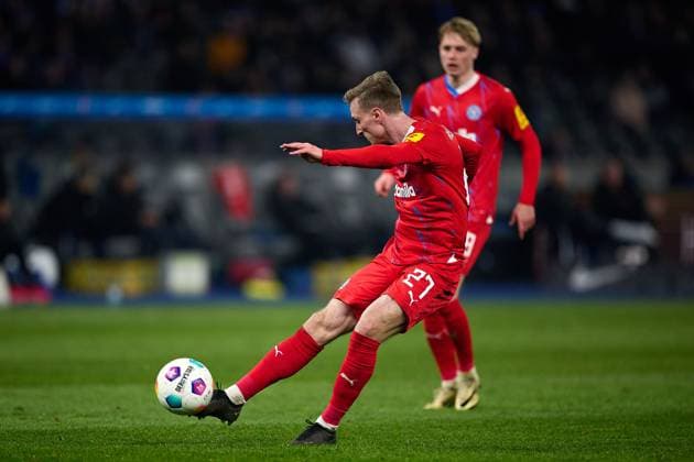 Joshua Mees (Holstein Kiel, 27) GER, Hertha BSC vs. Holstein Kiel, Fussball Herren, 2. Bundesliga, Saison 2023 2024, 24. Spieltag, 01.03.2024. (DFL REGULATIONS PROHIBIT ANY USE OF PHOTOGRAPHS AS IMAGE SEQUENCES AND OR QUASI - VIDEO). GER, Hertha BSC vs. Holstein Kiel, Fussball Herren, 2. Bundesliga, Saison 2023 2024, 24. Spieltag, 01.03.2024. Berlin