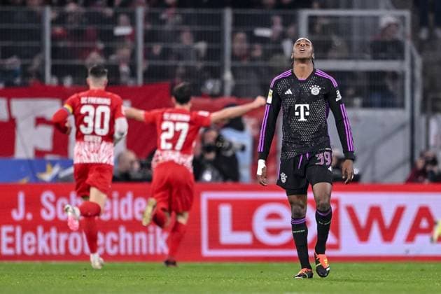Bilder des Jahres 2024, Sport 03 März Sport Themen der Woche KW09 Sport Bilder des Tages 01.03.2024, Freiburg, Germany, Europa-Park Stadion, SC Freiburg vs FC Bayern Muenchen - 1.Bundesliga, Mathys Tel (FC Bayern Muenchen) enttaeusscht (Foto H. Langer) DFB DFL REGULATIONS PROHIBIT ANY USE OF PHOTOGRAPHS AS IMAGE SEQUENCES AND OR QUASI-VIDEO. Freiburg Europa-Park Stadion Germany *** 01 03 2024, Freiburg, Germany, Europa Park Stadion, SC Freiburg vs FC Bayern Muenchen 1 Bundesliga, Mathys Tel FC Bayern Muenchen enttaeusscht Foto H Langer DFB DFL REGULATIONS PROHIBIT ANY USE OF PHOTOGRAPHS AS IMAGE SEQUENCES AND OR QUASI VIDEO Freiburg Europa Park Stadion Germany 541_SCFFCB20240301_068 Langer-541
