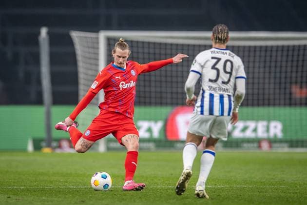 2. Fußball Bundesliga, Hertha BSC vs Holstein Kiel. Berlin, 01.03.2024 Marvin Schulz (Holstein Kiel, 15) 2. Fußball Bundesliga, Hertha BSC vs Holstein Kiel, Olympiastadion, Berlin, 01.03.2024 DFL REGULATIONS PROHIBIT ANY USE OF PHOTOGRAPHS AS IMAGE SEQUENCES AND OR QUASI-VIDEO.