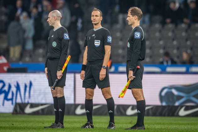 2. Fußball Bundesliga, Hertha BSC vs Holstein Kiel. Berlin, 01.03.2024 Fabian Maibaum (Assistent), Bastian Dankert (Schiedsrichter), Rene Rohde (Assistent) 2. Fußball Bundesliga, Hertha BSC vs Holstein Kiel, Olympiastadion, Berlin, 01.03.2024 DFL REGULATIONS PROHIBIT ANY USE OF PHOTOGRAPHS AS IMAGE SEQUENCES AND OR QUASI-VIDEO.