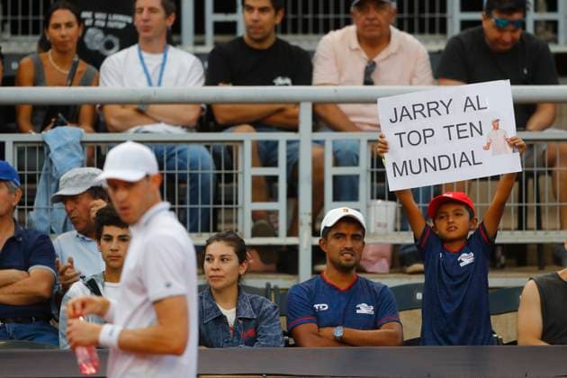 Tenis, Nicolas Jarry vs Corentin Moutet Hincha es fotografiado en el ATP, Tennis Herren 250 de Santiago 2024 en el Club San Carlos de Apoquindo en Santiago, Chile. 01 3 2024 Felipe Zanca Photosport Tennis, Nicolas Jarry vs Corentin Moutet Fans is photographed in the ATP 250 Santiago 2024 at the Club San Carlos de Apoquindo in Santiago, Chile. 01 3 2024 Felipe Zanca Photosport Nicolas Jarry vs Corentin Moutet, ATP 250 Santiago 2024