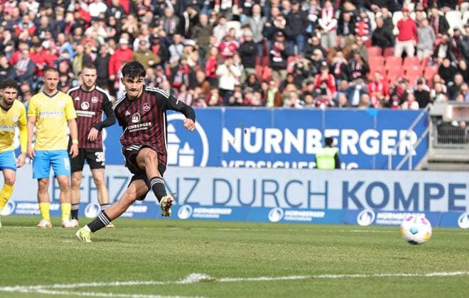 Sport Bilder des Tages 02.03.2024 - Fussball - Saison 2023 2024 - 2. Fussball - Bundesliga - 24. Spieltag: 1. FC Nürnberg FCN ( Club ) - BTSV Eintracht Braunschweig EBS - Sportfoto Zink DaMa - xdaxmax - DFL regulations prohibit any use of photographs as image sequences and or quasi-video - only for editorial use - Tor Treffer Torschuß zum 2:0 - Torschütze Can Yilmaz Uzun (42, 1. FC Nürnberg FCN ) per Elfmeter