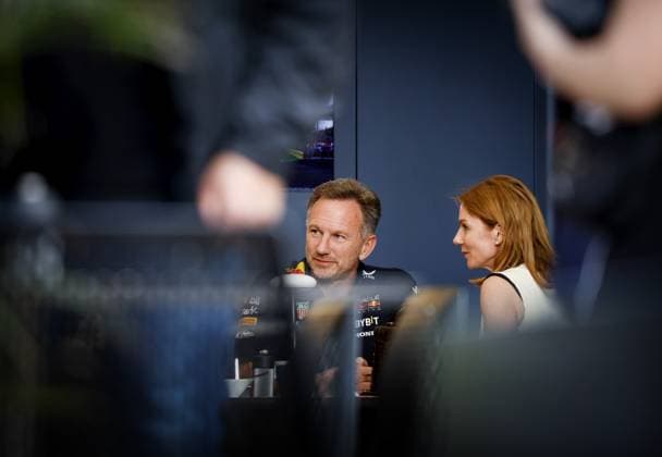BAHRAIN - Christian Horner (Red Bull Racing) and Geri Halliwell before the Bahrain Grand Prix. ANP REMKO DE WAAL Race 2024 2025 xVIxANPxSportx xxANPxIVx 492609707 originalFilename: 492609707.jpg