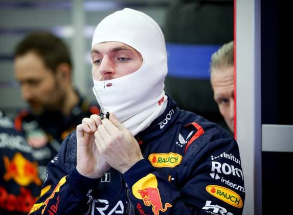 BAHRAIN - Max Verstappen (Red Bull Racing) prior to the Bahrain Grand Prix. ANP REMKO DE WAAL Race 2024 2025 xVIxANPxSportx xxANPxIVx 492611211 originalFilename: 492611211.jpg