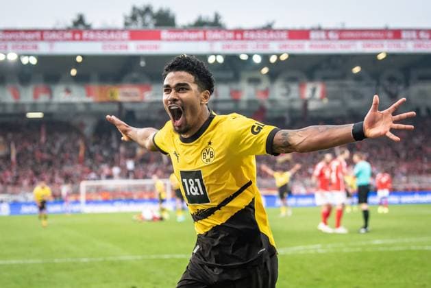 Sport Themen der Woche KW09 1. Fussball Bundesliga, 1. FC Union Berlin vs Borussia Dortmund. Berlin, 02.03.2024 Jubel zum 0:2 durch Ian Maatsen (Borussia Dortmund, 22) 1. Fussball Bundesliga, 1. FC Union Berlin vs Borussia Dortmund, Stadion An der Alten Försterei, Berlin 02.03.2024 DFL REGULATIONS PROHIBIT ANY USE OF PHOTOGRAPHS AS IMAGE SEQUENCES AND OR QUASI-VIDEO. *** 1 Soccer Bundesliga, 1 FC Union Berlin vs. Borussia Dortmund Berlin, 02 03 2024 Celebration for 0 2 by Ian Maatsen Borussia Dortmund, 22 1 Soccer Bundesliga, 1 FC Union Berlin vs. Borussia Dortmund, Stadion An der Alten Försterei, Berlin 02 03 2024 DFL REGULATIONS PROHIBIT ANY USE OF PHOTOGRAPHS AS IMAGE SEQUENCES AND OR QUASI VIDEO Copyright: xBEAUTIFULxSPORTS LucianoxLimax