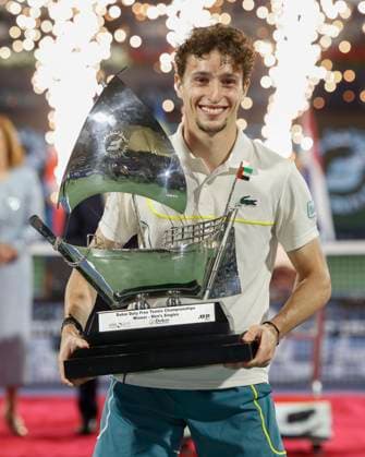 Sieger Ugo Humbert mit Pokal, Siegerehrung, Praesentation, Dubai Duty Free Tennis Championships, Dubai, U.A.E. Tennis - Dubai Tennis Championships 2024 - ATP, Tennis Herren - Dubai Duty Free Tennis Stadium - Dubai - - United Arab Emirates - 2 March 2024. Copyright: xJuergenxHasenkopfx
