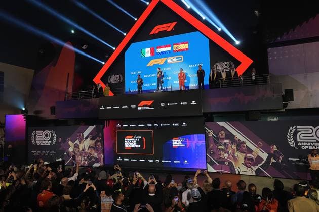 02.03.2024, Bahrain International Circuit, Sakhir, Formula 1 Gulf Air Bahrain Grand Prix 2024 ,im Bild Podium: Sieger Max Verstappen (NLD), Oracle Red Bull Racing, 2.Platz für Sergio Perez (MEX), Oracle Red Bull Racing, 3.Platz für Carlos Sainz Jr. (ESP), Scuderia Ferrari, Tom Hard, Oracle Red Bull Racing. Sakhir Bahrain International Circuit Bahrain