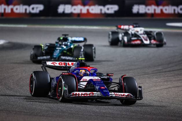 22 TSUNODA Yuki (jap), Visa Cash App RB F1 Team VCARB 01, action during the Formula 1 Gulf Air Bahrain Grand Prix 2024, 1st round of the 2024 FIA Formula One World Championship, WM, Weltmeisterschaft from February 29 to March 2, 2024 on the Bahrain International Circuit, in Sakhir, Bahrain - F1 - BAHRAIN GRAND PRIX 2024 DPPI Panoramic  240302_R01_BAHRAIN_AV3_3102