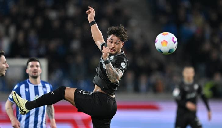 Sport Bilder des Tages 02.03.2024 - Fussball - Saison 2023 2024 - 2. Fussball - Bundesliga - 24. Spieltag: Karlsruher SC Karlsruhe KSC - SpVgg Greuther Fürth ( Kleeblatt ) - Sportfoto Zink - xwoxzix - DFL regulations prohibit any use of photographs as image sequences and or quasi-video - only for editorial use - Armindo Sieb (30, SpVgg Greuther Fürth )