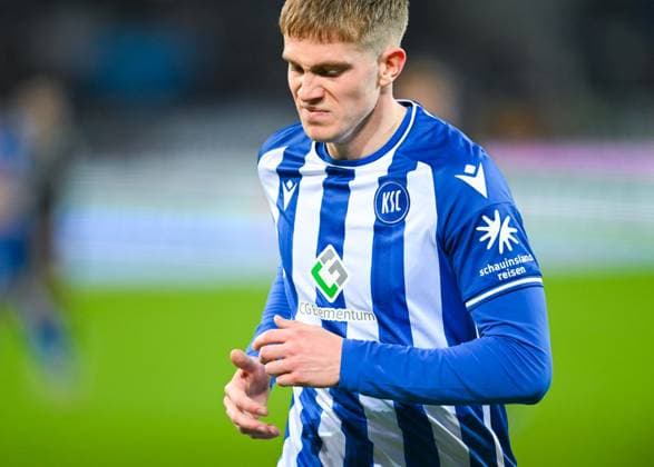 Germany, Karlsruhe, 02.03.2024, BBBank Wildpark, Karlsruher SC vs SpVgg Greuther Fuerth - 2. Bundesliga, David Herold (Karlsruher SC) looks dejected Karlsruhe BBBank Wildpark Baden-Wuerttemberg Germany