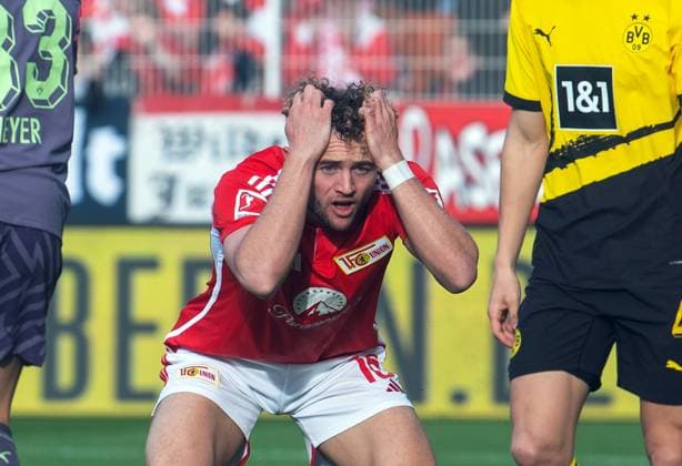 Sport Themen der Woche KW09 Sport Bilder des Tages Fussball, Herren, Saison 2023 2024, 1. Bundesliga (24. Spieltag), 1. FC Union Berlin - Borussia Dortmund, v. l. Torhüter Alexander Meyer (Borussia Dortmund), Benedict Hollerbach (1. FC Union Berlin), Nico Schlotterbeck (Borussia Dortmund), 02.03.2024, *** Football, Men, Season 2023 2024, 1 Bundesliga 24 Matchday , 1 FC Union Berlin Borussia Dortmund, f l Goalkeeper Alexander Meyer Borussia Dortmund , Benedict Hollerbach 1 FC Union Berlin , Nico Schlotterbeck Borussia Dortmund , 02 03 2024, Copyright: xSebastianxRäppold MatthiasxKochx