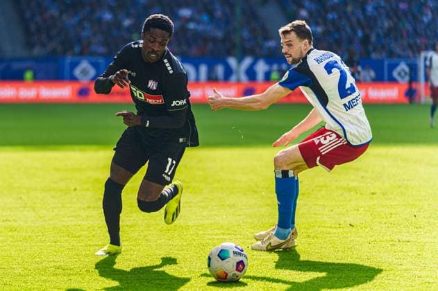 Sport Bilder des Tages Christian Conteh (VfL Osnabrueck, 17), Jonas Meffert (Hamburger SV, 23) GER, Hamburger SV vs. VfL Osnabrueck, Fussball, 2. Bundesliga, Spieltag 24, Saison 2023 2024, 03.03.2024 DFL REGULATIONS PROHIBIT ANY USE OF PHOTOGRAPHS AS IMAGE SEQUENCES AND OR QUASI-VIDEO GER, Hamburger SV vs. VfL Osnabrueck, Fussball, 2. Bundesliga, Spieltag 24, Saison 2023 2024, 03.03.2024 Hamburg Copyright: xEibner-Pressefoto MarcelxvonxFehrnx EP_MFN