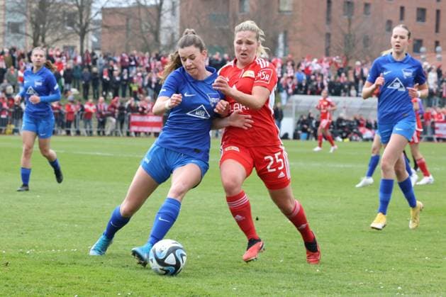 DEU, Pokal, 1FC Union vs. Hertha BSC Frauen, 03.03.2024, Fritz-Lesch-Sportplatz, Berlin, DEU, Pokal, 1FC Union vs. Hertha BSC Frauen, im Bild Dina Orschmannin (1.FC Union Berlin 25), ANOUK WESTPHAL (Hertha BSC Frauen 24) DFL - regulations prohibit any use of Photographs as image sequences and or quasi-video Foto: Juergen Engler nordphoto GmbH