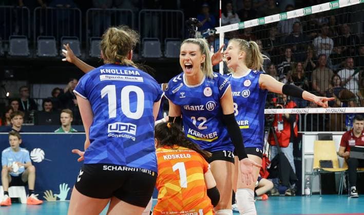 Mannheim , DVV-Pokalfinale der Frauen , SC Potsdam vs. Allianz MTV Stuttgart , Jubel Stuttgart , Britt Bongaerts