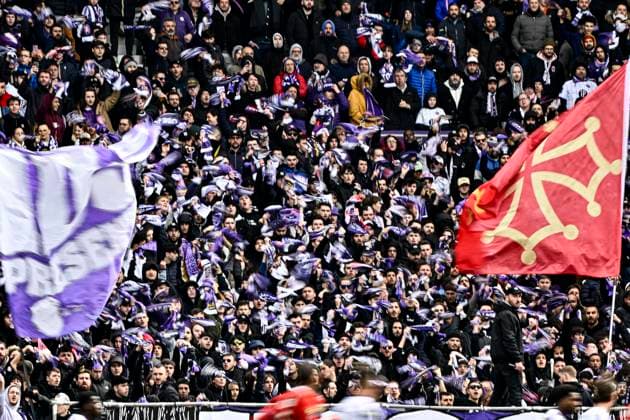 Supporters Toulousains FOOTBALL : Toulouse vs Nice - 24eme Journee de Ligue1 UBEREATS - Toulouse - 03 03 2024 ThierryBreton Panoramic 