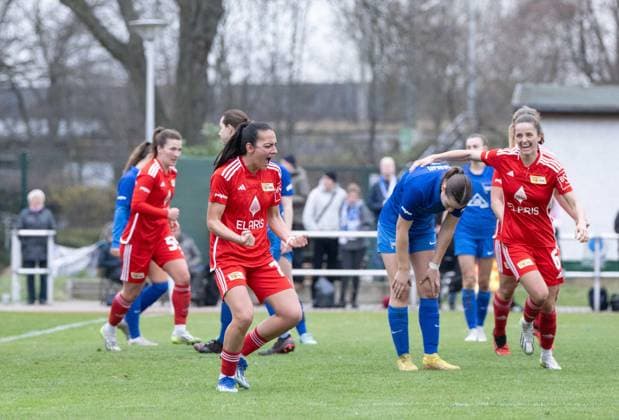 Fussball, Frauen, Saison 2023 2024, BFV-Pokal Polytan-Pokal (Viertelfinale), 1. FC Union Berlin - Hertha BSC, v. l. Athanasia Moraitou (1. Frauen 1. FC Union), Celine Frank (1. Frauen 1. FC Union), Jubel nach Tor zum 3:0, 03.03. 2024, Copyright: xMatthiasxKochx