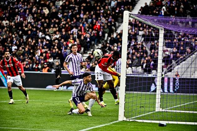 Gabriel Suazo (tfc) vs Ali Cho (ogc) FOOTBALL : Toulouse vs Nice - 24eme Journee de Ligue1 UBEREATS - Toulouse - 03 03 2024 ThierryBreton Panoramic 