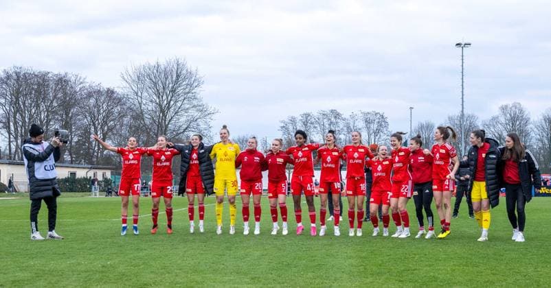 Fussball, Frauen, Saison 2023 2024, BFV-Pokal Polytan-Pokal (Viertelfinale), 1. FC Union Berlin - Hertha BSC, Union-Jubel nach dem Abpfiff, 03.03. 2024, Copyright: xMatthiasxKochx