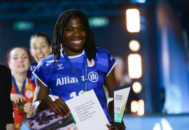 Sport Themen der Woche KW09 Sport Bilder des Tages Mannheim , DVV-Pokalfinale der Frauen , SC Potsdam vs. Allianz MTV Stuttgart , Krystal Rivers ( Stgt ) *** Mannheim , DVV Womens Cup Final , SC Potsdam vs Allianz MTV Stuttgart , Krystal Rivers Stgt