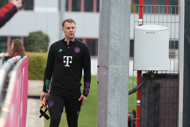 Manuel Neuer 1 (FC Bayern Muenchen) kommt zum Training, Abschlusstraining, FC Bayern Muenchen, Champions League, Fussball, Achtelfinale, Rueckspiel, 04.03.2024 Muenchen Bayern Deutschland