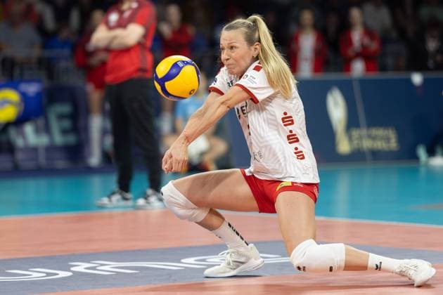 SC Potsdam - Allianz MTV Stuttgart, DVV-Pokalfinale der Frauen 2024 Antonia Stautz (SC Potsdam, 6). DVV-Pokalfinale 2024 der Frauen zwischen dem SC Potsdam und dem Allianz MTV Stuttgart am 3. März 2024 in der SAP-Arena in Mannheim., Mannheim Hessen Deutschland SAP-Arena
