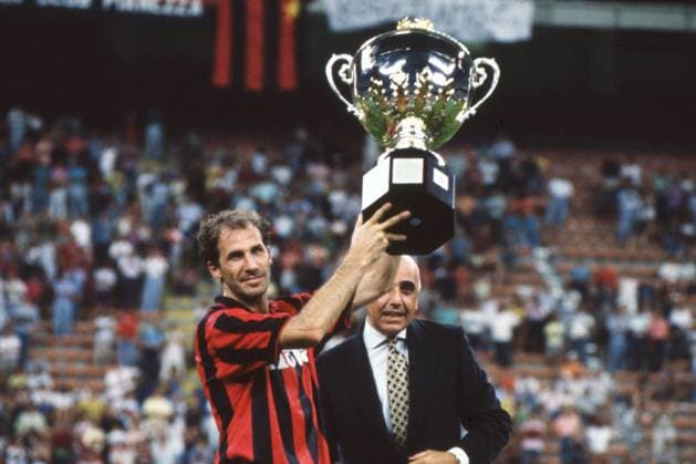 FRANCO BAESI, Milan, Trofeo Luigi Berlusconi, 1993, Milan vs Real Madrid 3-2, 17-08-1993, Esultanza, Celebration, Jubel, Con coppa, Cup TROFEO LUIGI BERLUSCONI MILAN-REAL MADRID 3-2